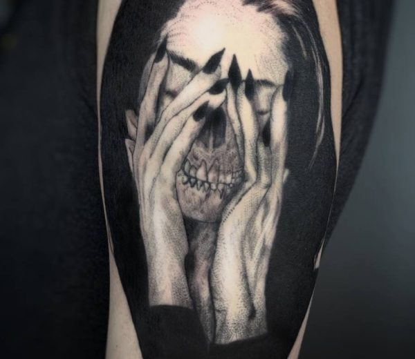 Татуювання череп під маскою краси